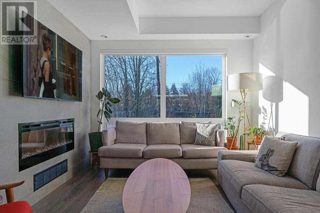 2 856 Orwell Street, North Vancouver, British Columbia  V7J 0C2 - Photo 4 - R2974164