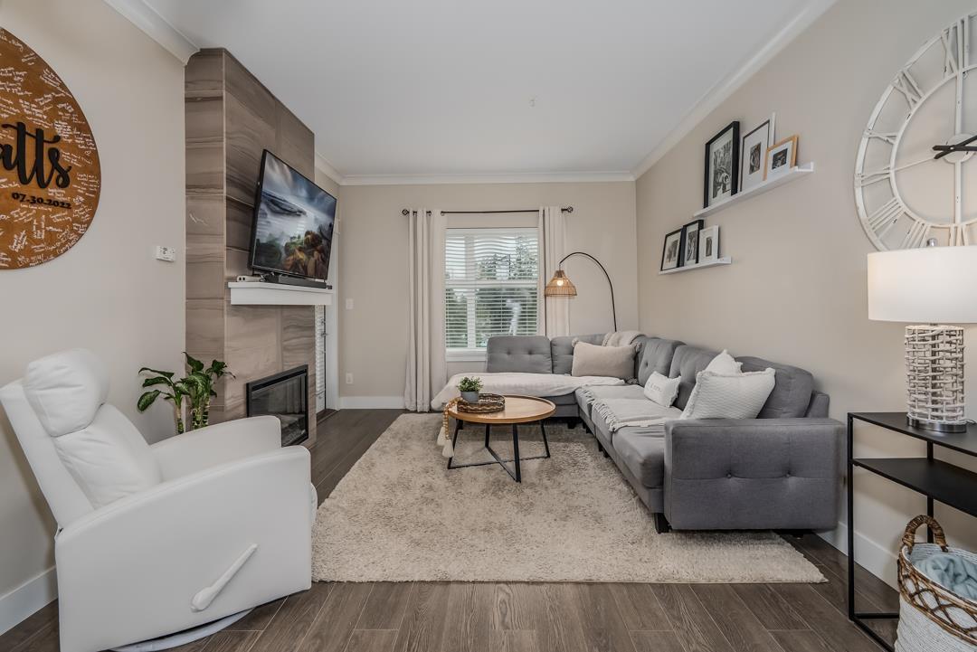 303 5020 221a Street, Langley, British Columbia  V2Y 0V5 - Photo 3 - R2973732