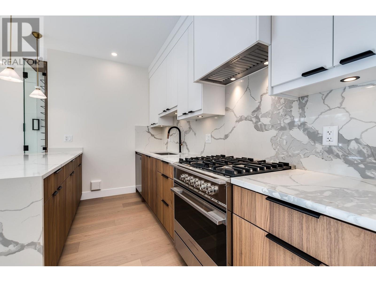 1 3133 E 19th Avenue, Vancouver, British Columbia  V5M 2T2 - Photo 8 - R2974109