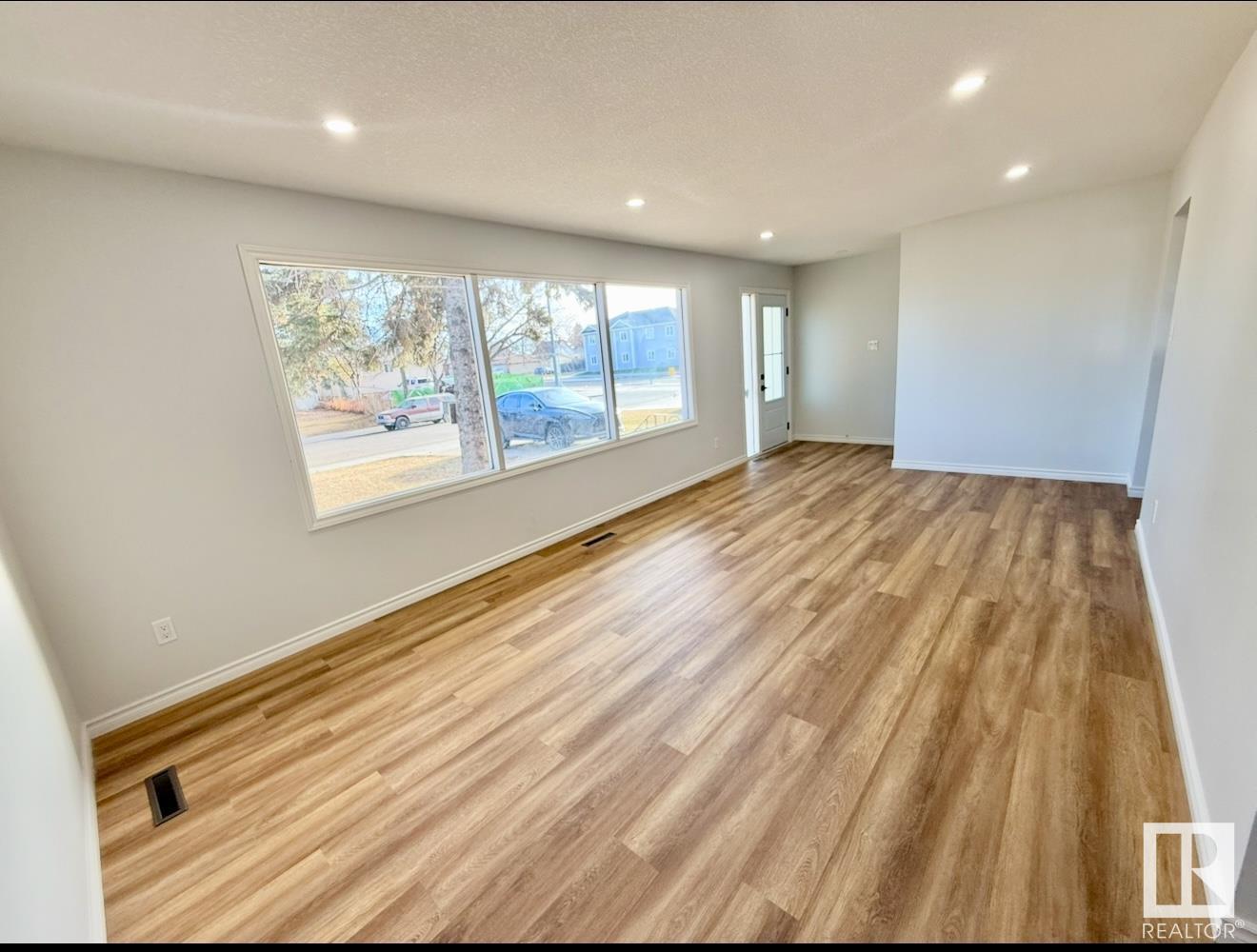 13208 102 St Nw, Edmonton, Alberta  T5E 4J8 - Photo 6 - E4422490