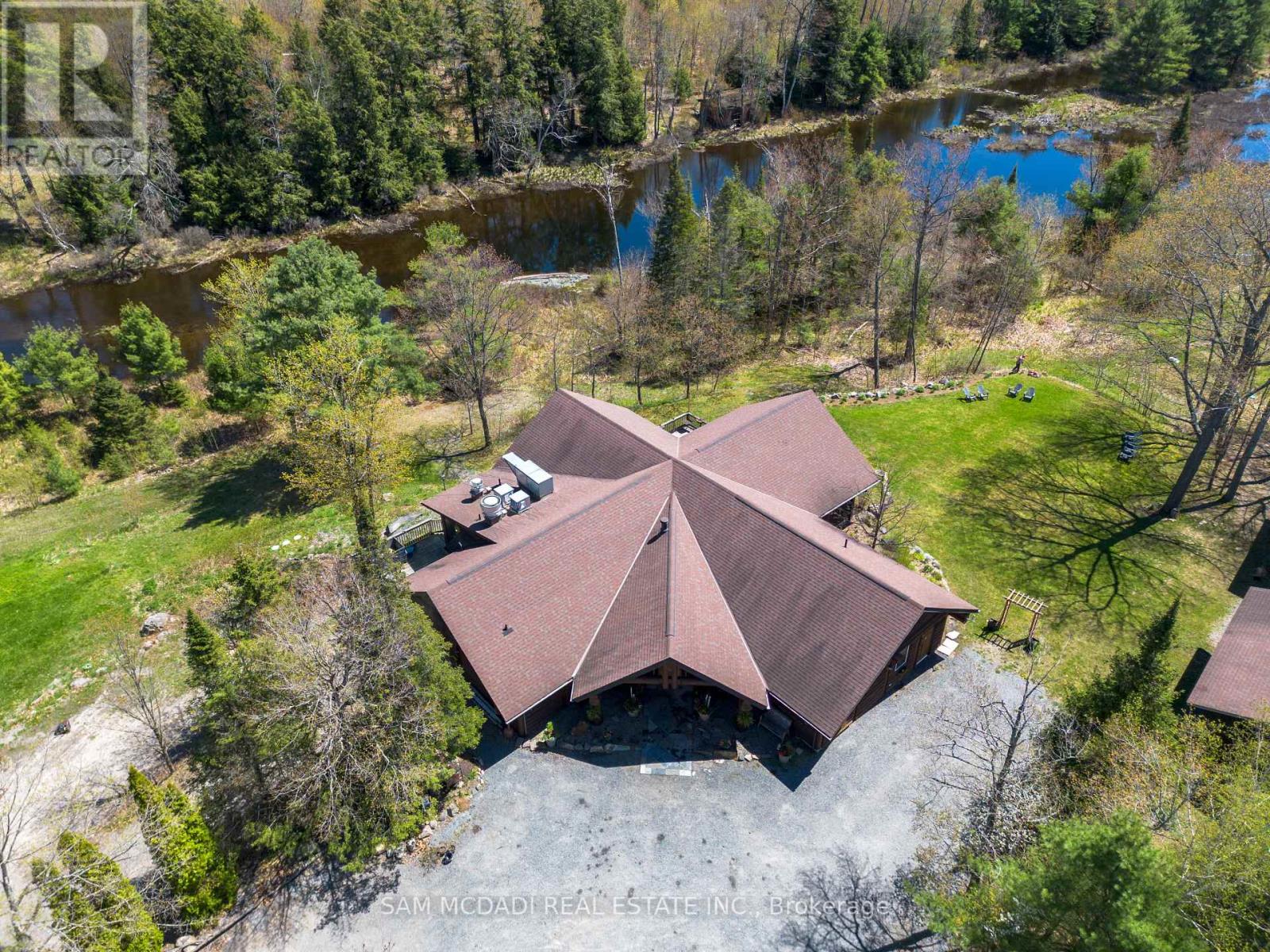 9 Little Beaver Boulevard, Seguin, Ontario  P2A 0B2 - Photo 2 - X12003038