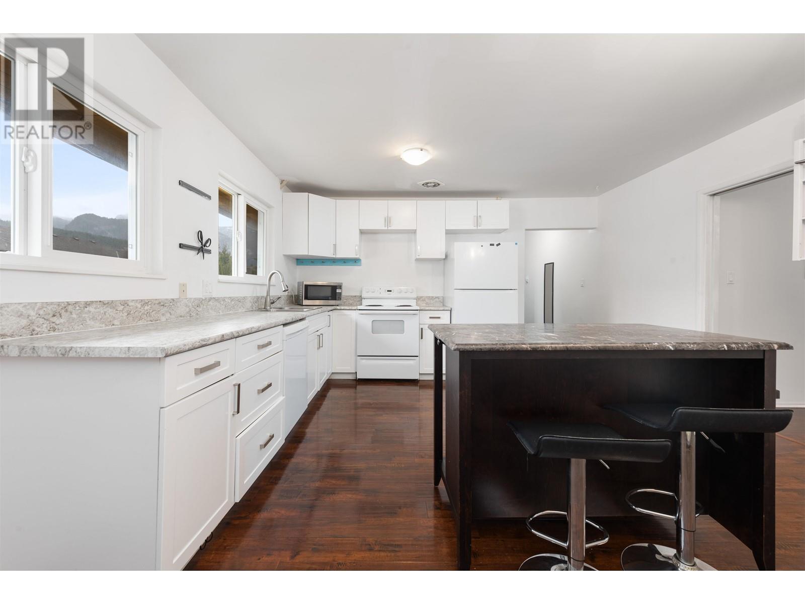 38850 Buckley Avenue, Squamish, British Columbia  V0N 3G0 - Photo 13 - R2970048