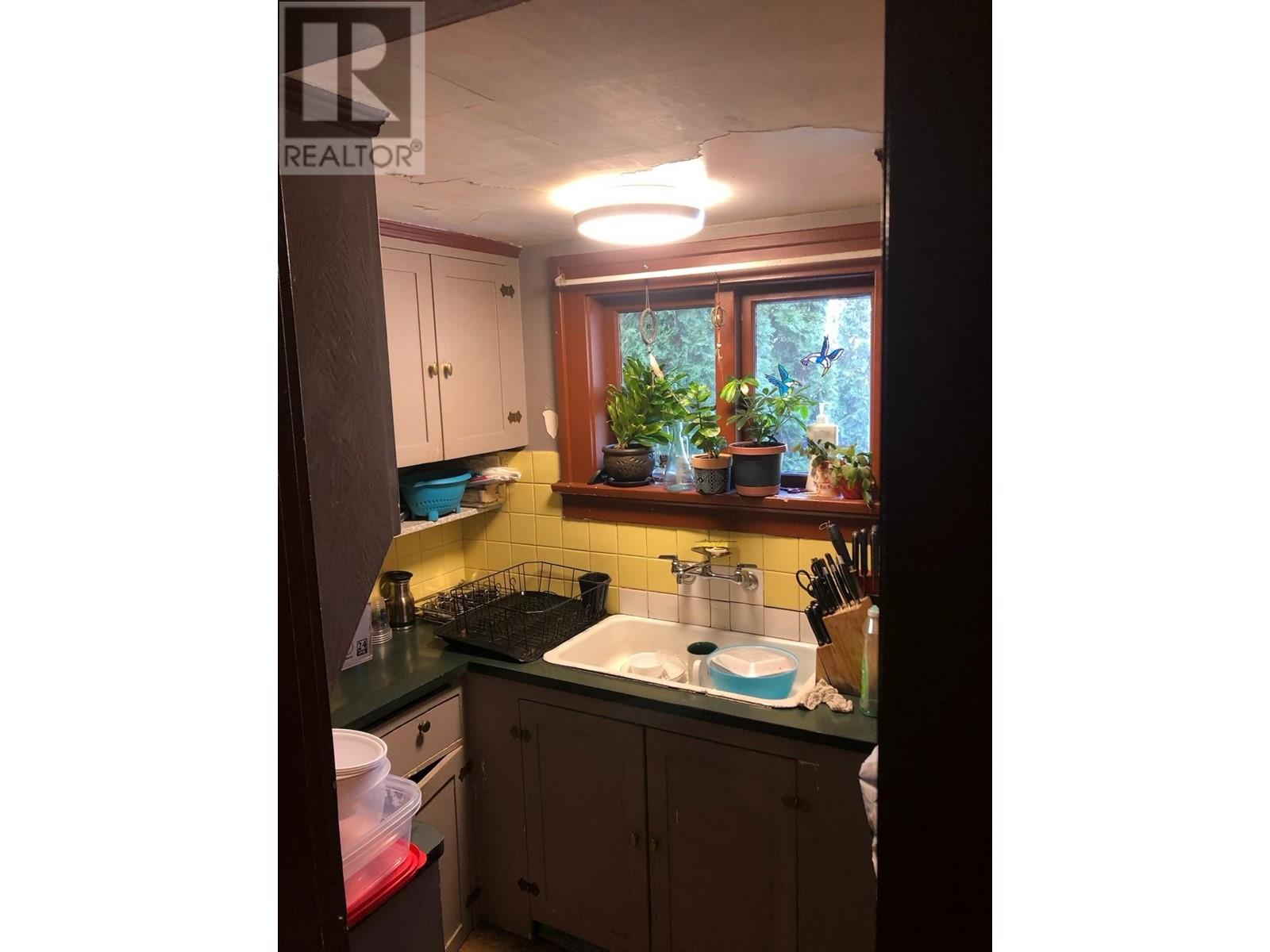 419 Seventh Street, New Westminster, British Columbia  V3M 3L2 - Photo 34 - R2973912