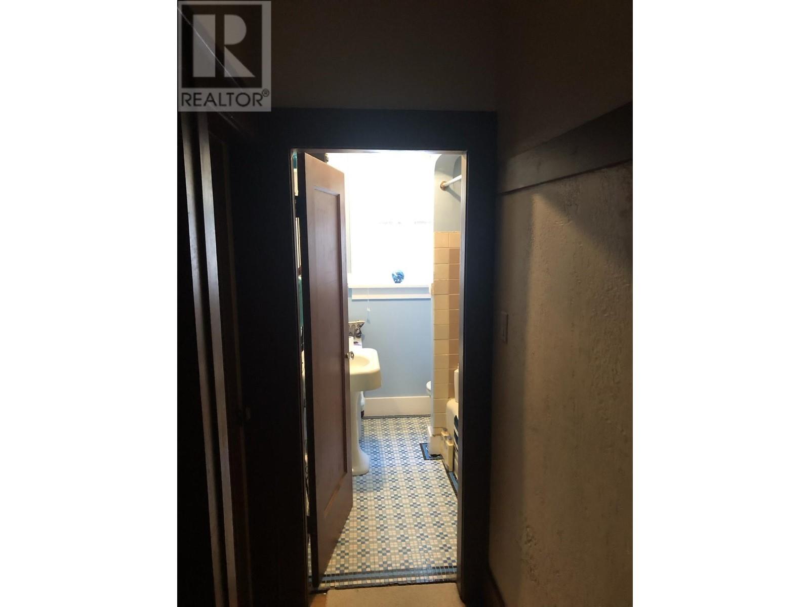 419 Seventh Street, New Westminster, British Columbia  V3M 3L2 - Photo 29 - R2973912