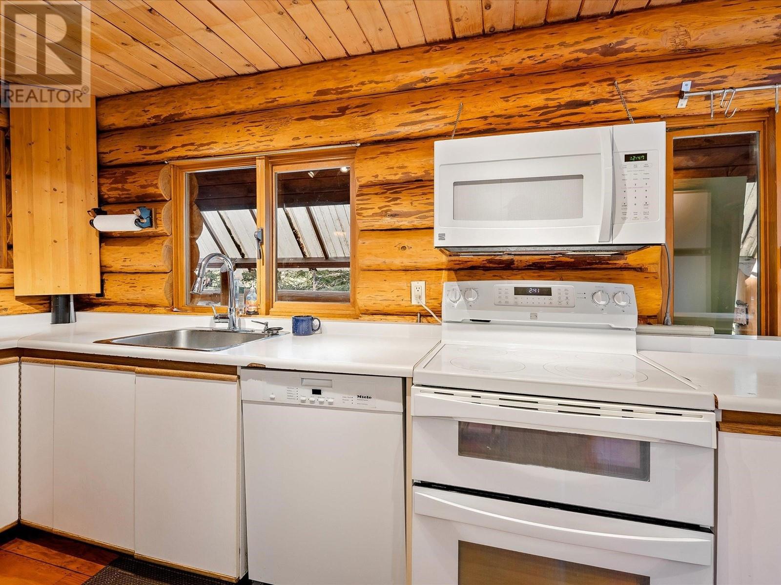 3114 Tyrol Crescent, Whistler, British Columbia  V8E 0B8 - Photo 9 - R2973999