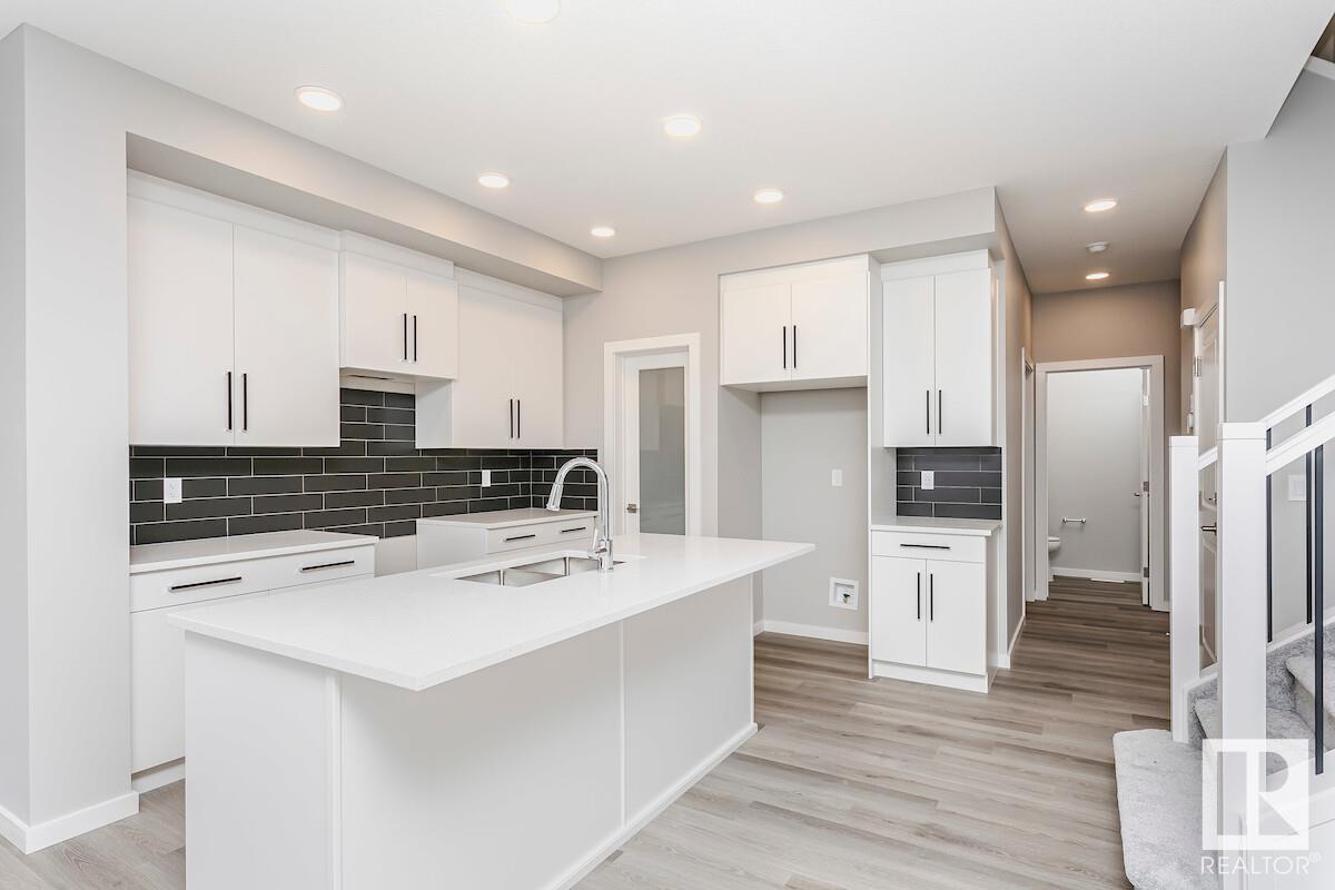 Property at 7308 182 AV NW image 4