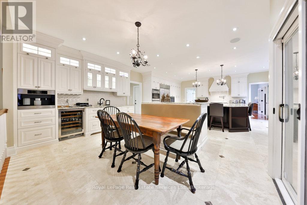 24 Raymar Place, Oakville (Oo Old Oakville), Ontario  L6J 6M1 - Photo 14 - W12003058