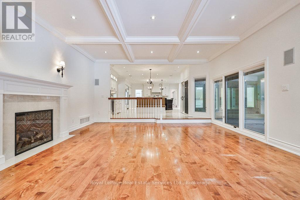 24 Raymar Place, Oakville (Oo Old Oakville), Ontario  L6J 6M1 - Photo 15 - W12003058
