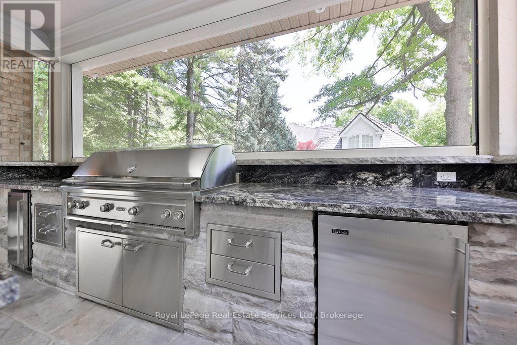 24 Raymar Place, Oakville (Oo Old Oakville), Ontario  L6J 6M1 - Photo 27 - W12003058
