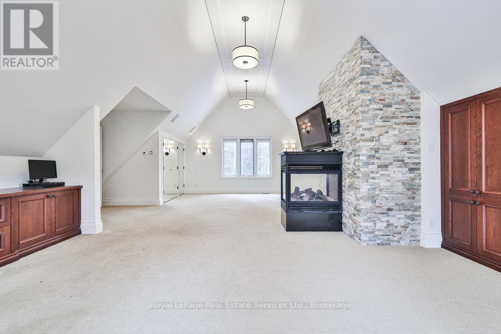 24 Raymar Place, Oakville (Oo Old Oakville), Ontario  L6J 6M1 - Photo 40 - W12003058