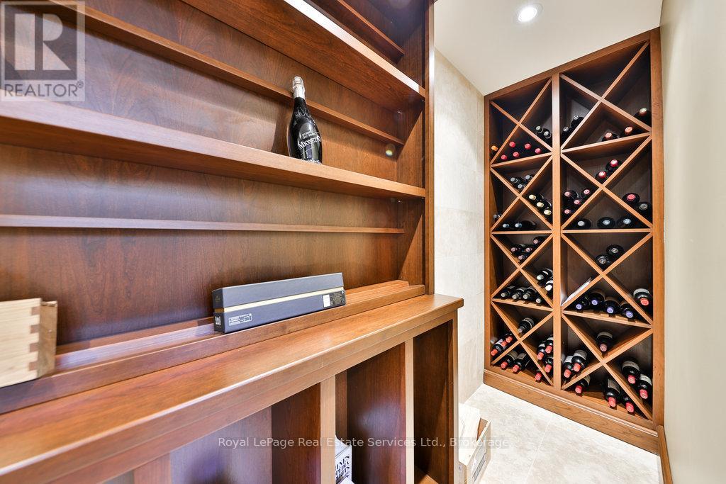 24 Raymar Place, Oakville (Oo Old Oakville), Ontario  L6J 6M1 - Photo 45 - W12003058