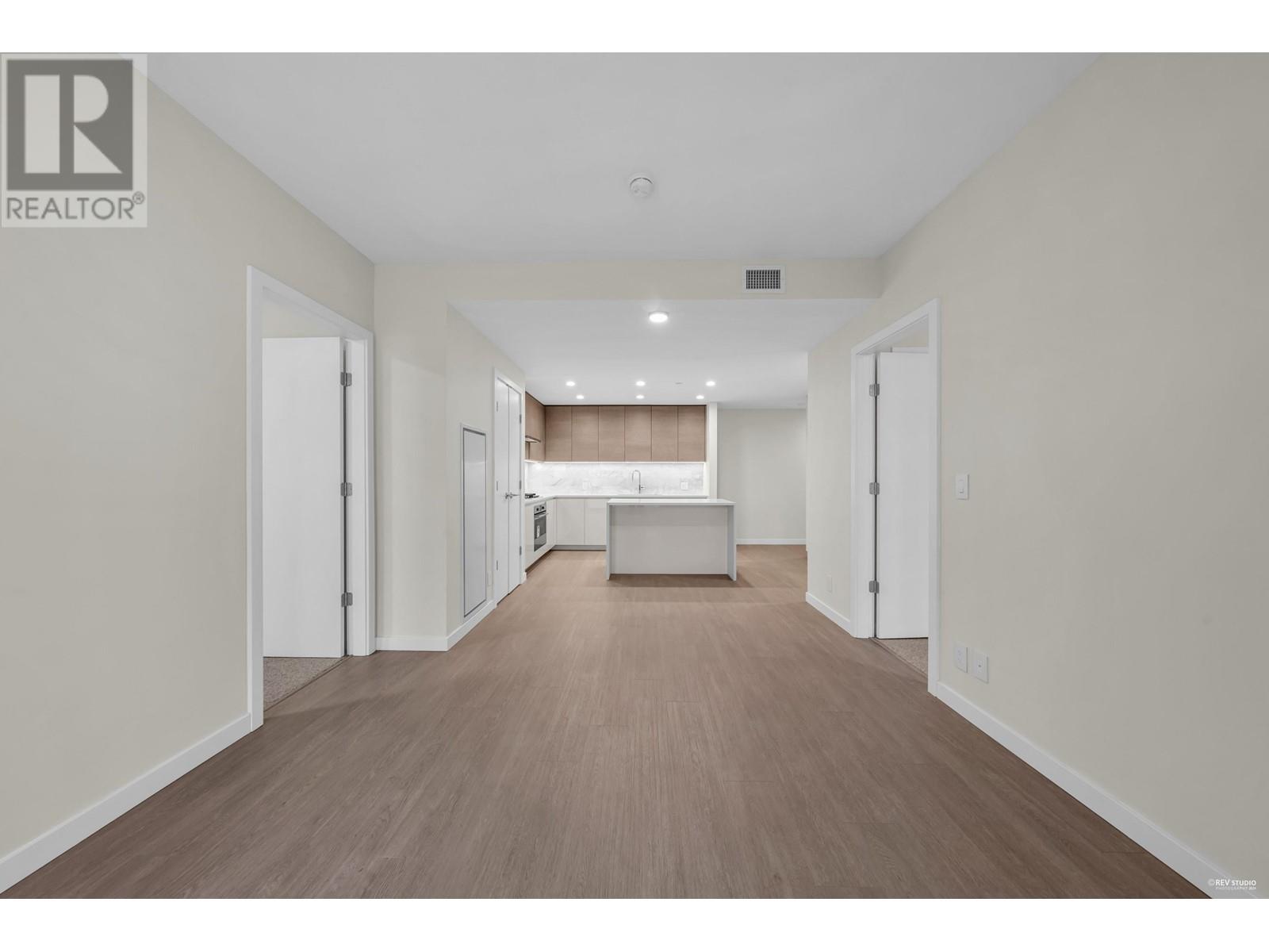 Listing Picture 13 of 40 : 1606 4168 LOUGHEED HIGHWAY, Burnaby / 本拿比 - 魯藝地產 Yvonne Lu Group - MLS Medallion Club Member