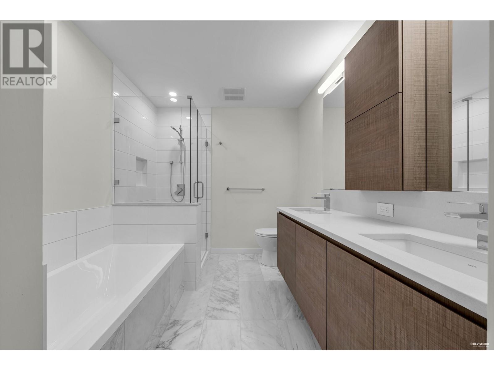 Listing Picture 3 of 40 : 1606 4168 LOUGHEED HIGHWAY, Burnaby / 本拿比 - 魯藝地產 Yvonne Lu Group - MLS Medallion Club Member