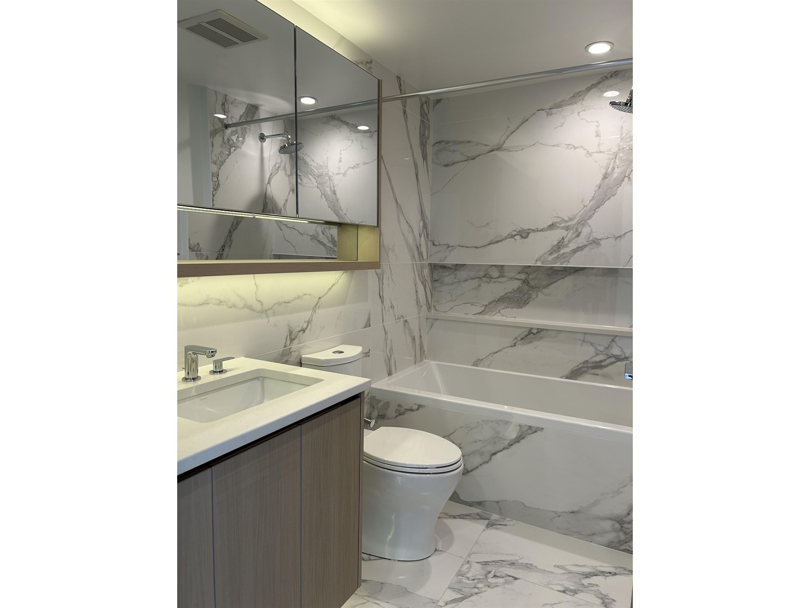 509 13778 100 Avenue, Surrey, British Columbia  V3T 5X7 - Photo 12 - R2974219