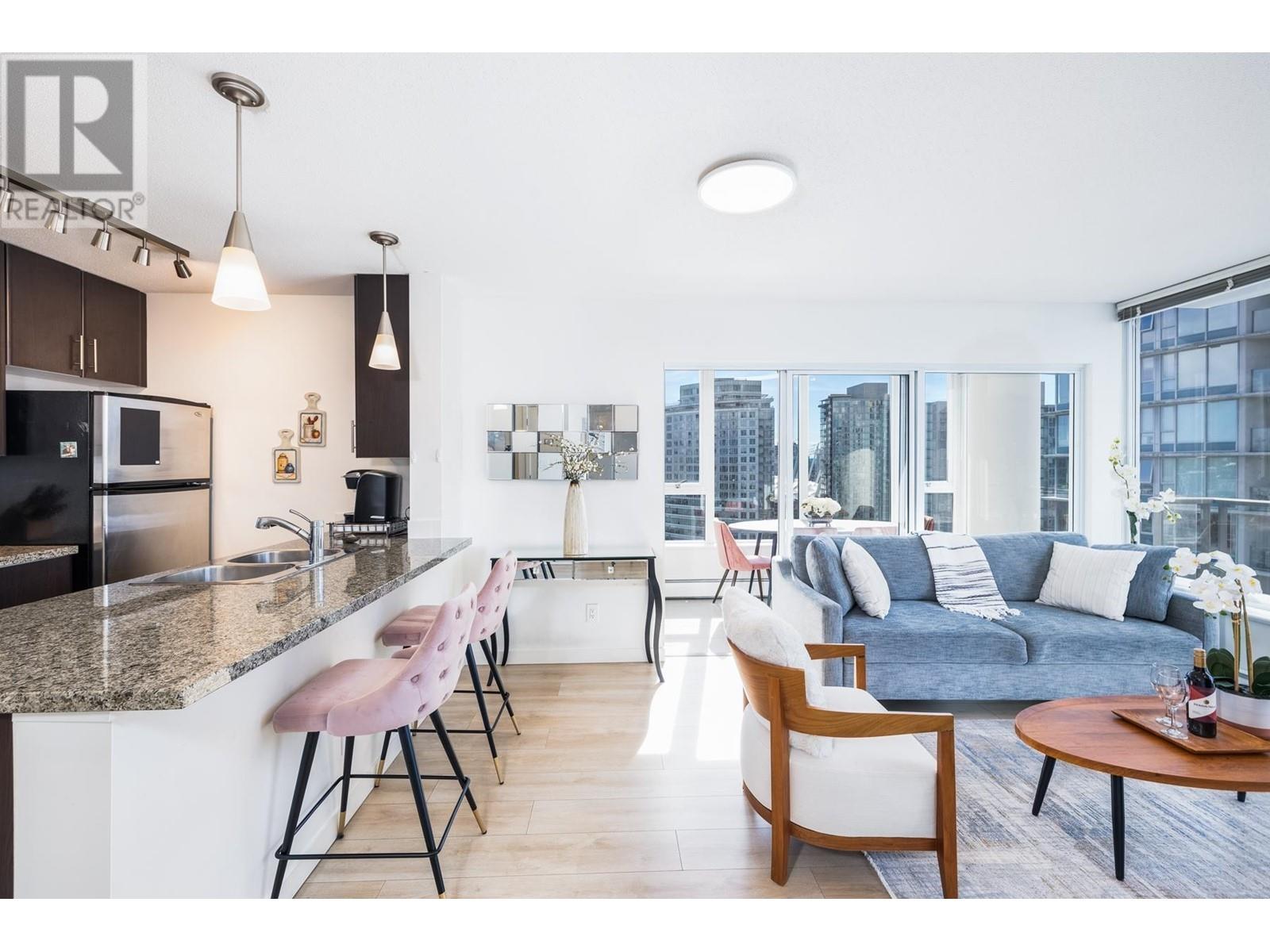 Listing Picture 3 of 35 : 2906 688 ABBOTT STREET, Vancouver / 溫哥華 - 魯藝地產 Yvonne Lu Group - MLS Medallion Club Member