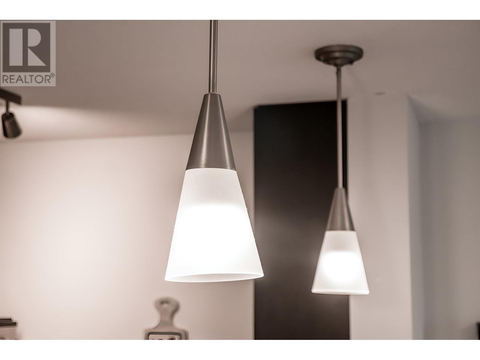 Listing Picture 4 of 35 : 2906 688 ABBOTT STREET, Vancouver / 溫哥華 - 魯藝地產 Yvonne Lu Group - MLS Medallion Club Member