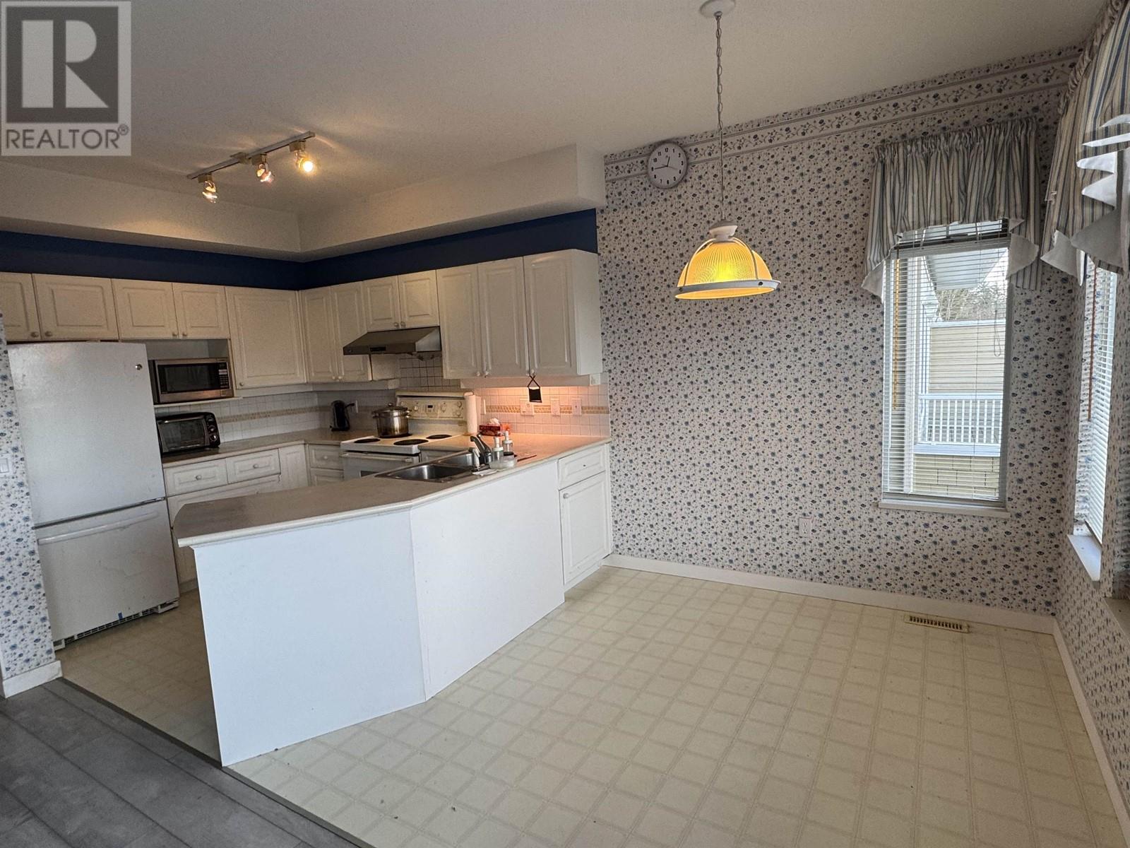 Listing Picture 13 of 25 : 77 5200 OAKMOUNT CRESCENT, Burnaby / 本拿比 - 魯藝地產 Yvonne Lu Group - MLS Medallion Club Member