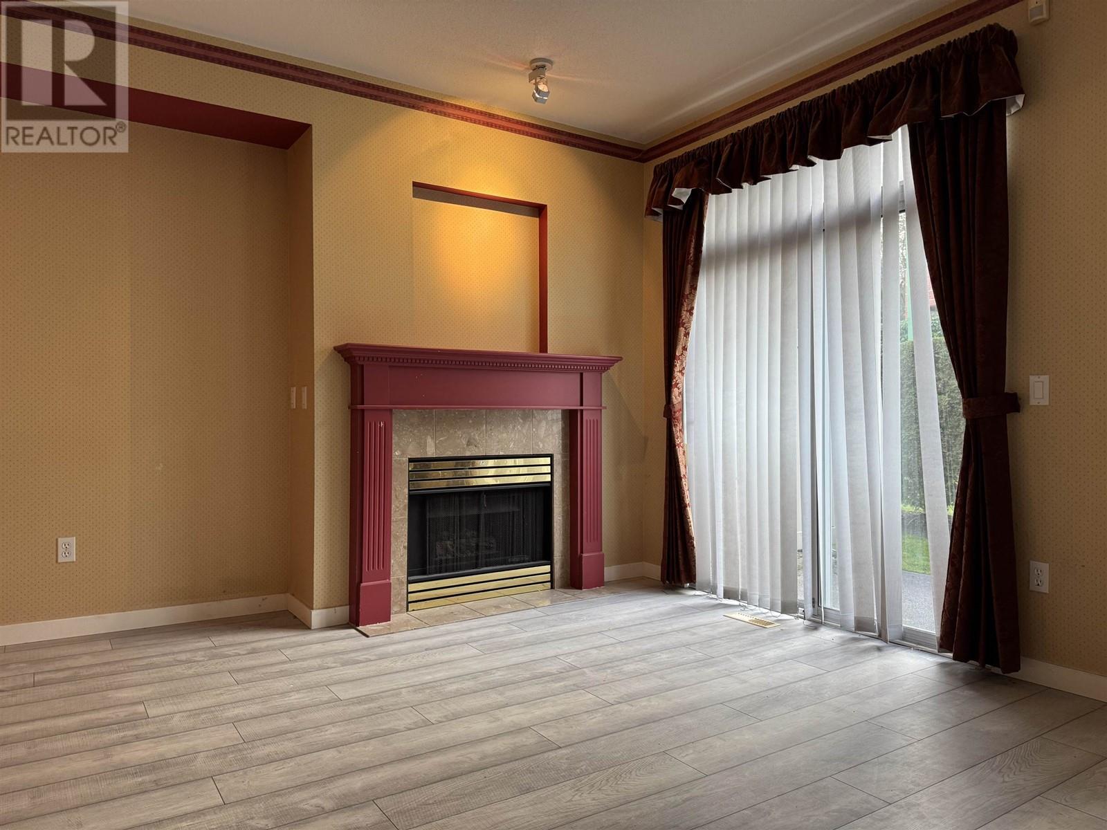Listing Picture 4 of 25 : 77 5200 OAKMOUNT CRESCENT, Burnaby / 本拿比 - 魯藝地產 Yvonne Lu Group - MLS Medallion Club Member