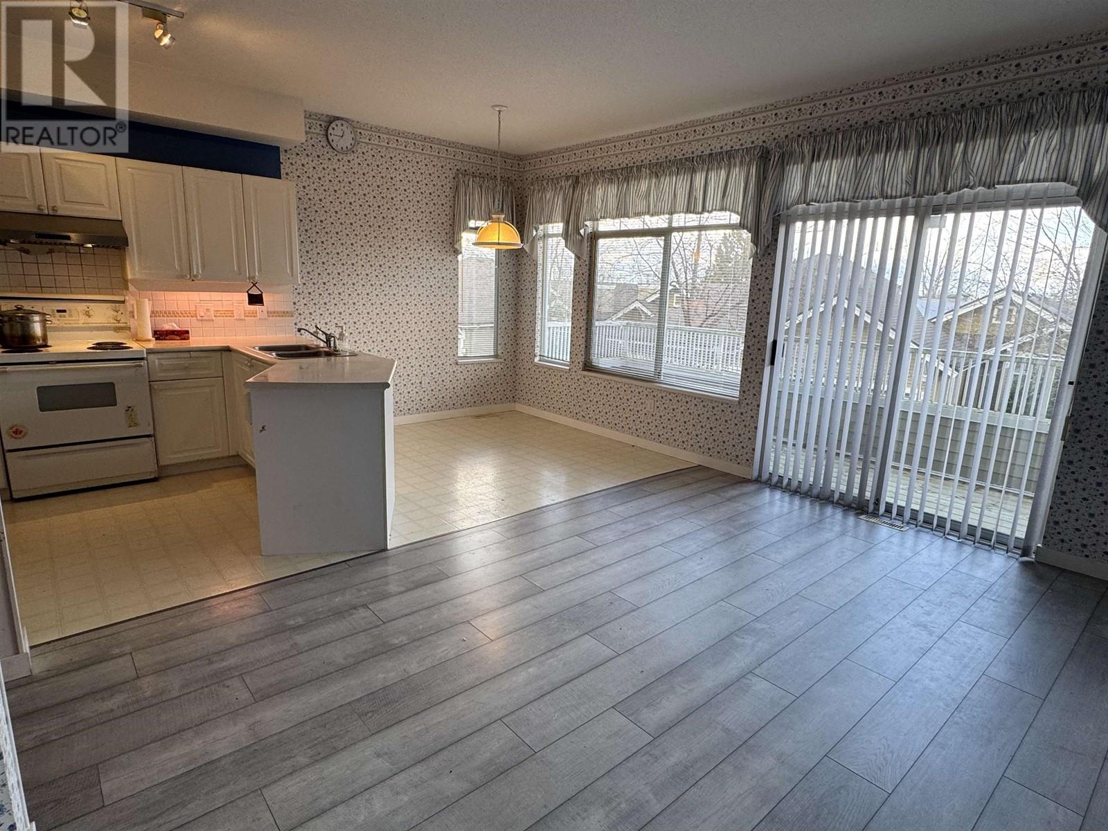 Listing Picture 15 of 25 : 77 5200 OAKMOUNT CRESCENT, Burnaby / 本拿比 - 魯藝地產 Yvonne Lu Group - MLS Medallion Club Member