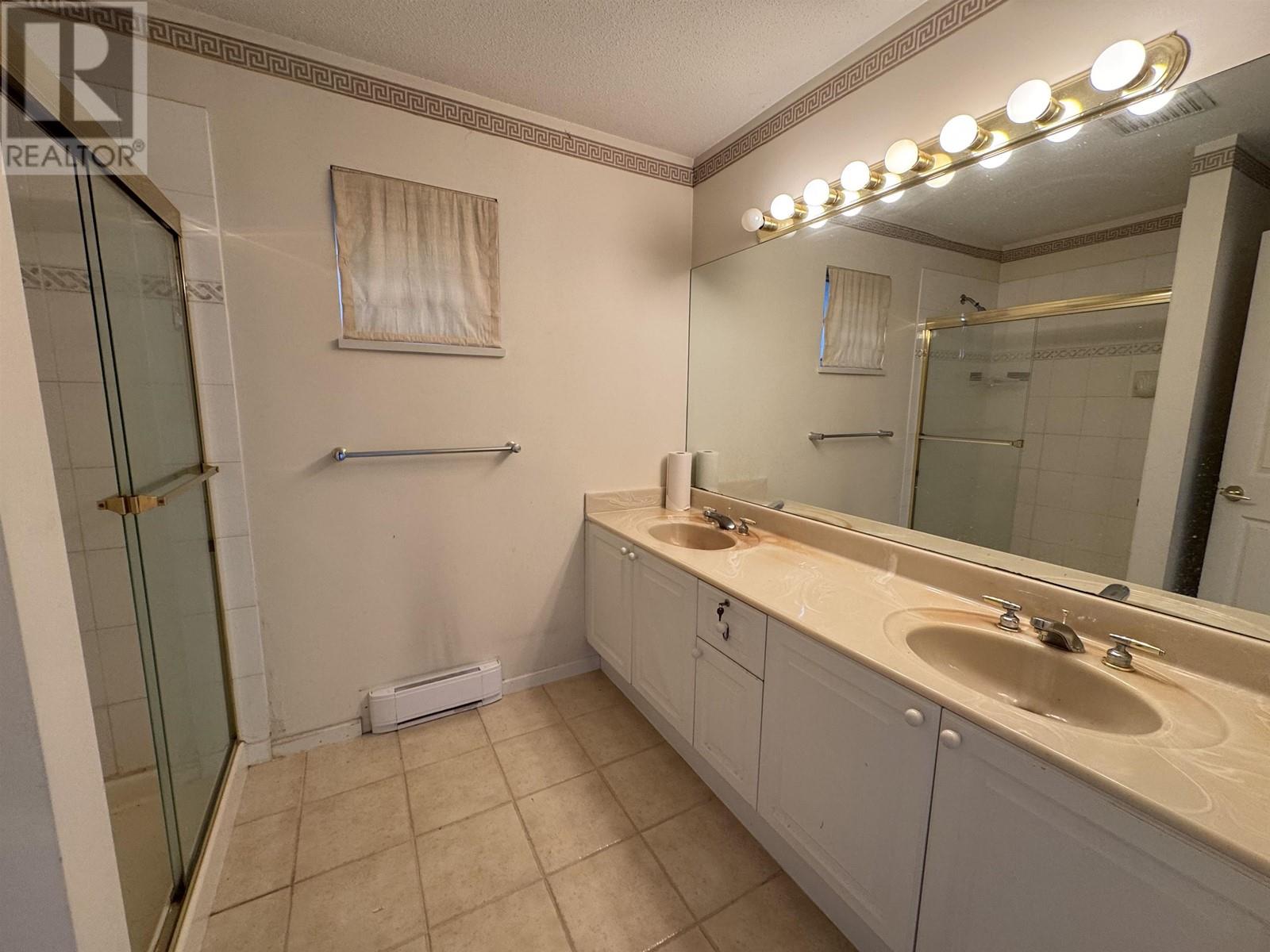 Listing Picture 24 of 25 : 77 5200 OAKMOUNT CRESCENT, Burnaby / 本拿比 - 魯藝地產 Yvonne Lu Group - MLS Medallion Club Member