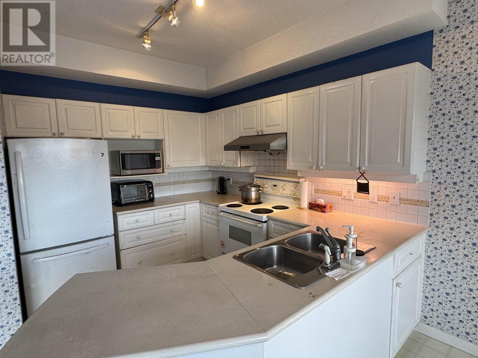 Listing Picture 12 of 25 : 77 5200 OAKMOUNT CRESCENT, Burnaby / 本拿比 - 魯藝地產 Yvonne Lu Group - MLS Medallion Club Member