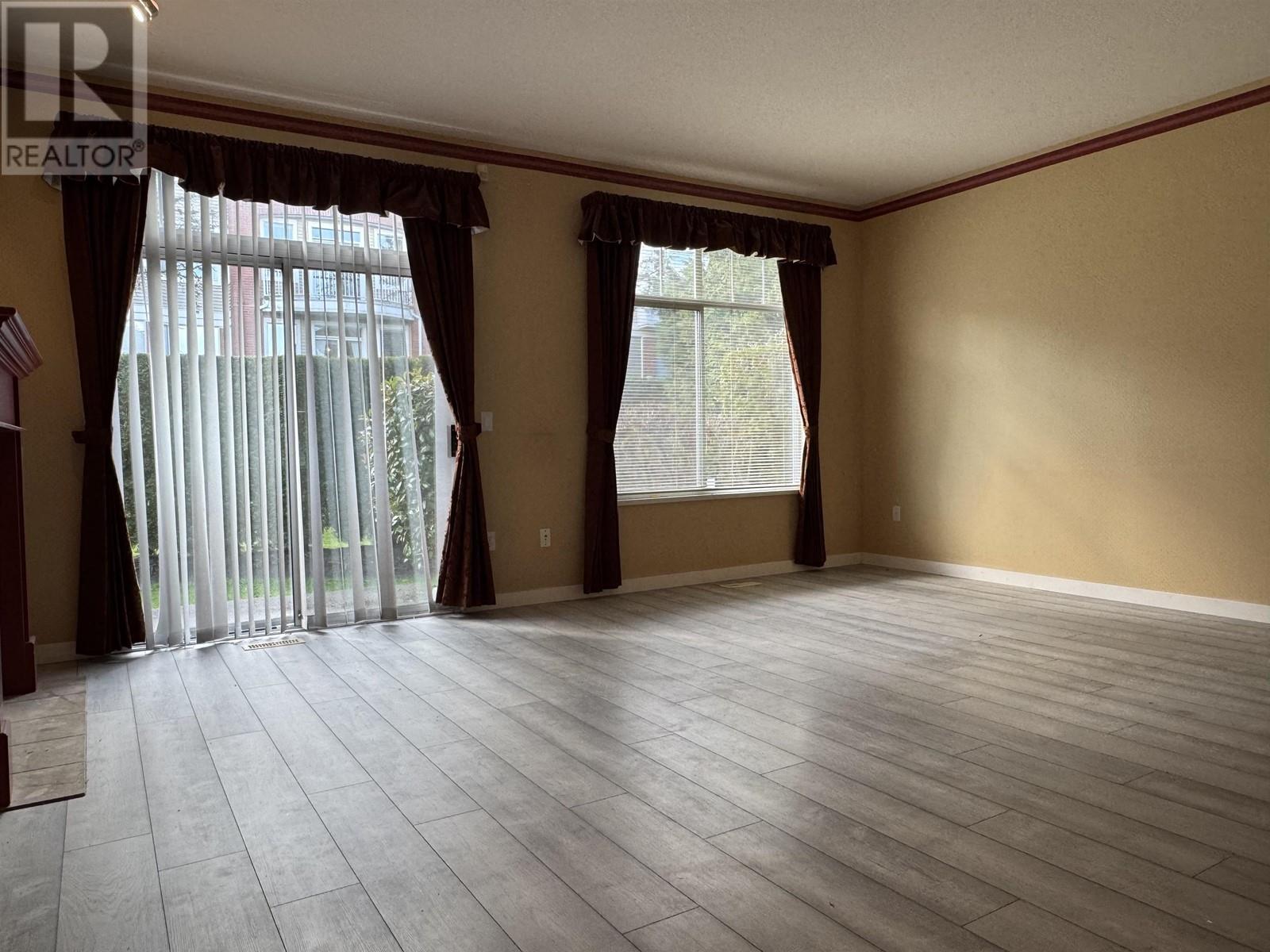 Listing Picture 7 of 25 : 77 5200 OAKMOUNT CRESCENT, Burnaby / 本拿比 - 魯藝地產 Yvonne Lu Group - MLS Medallion Club Member