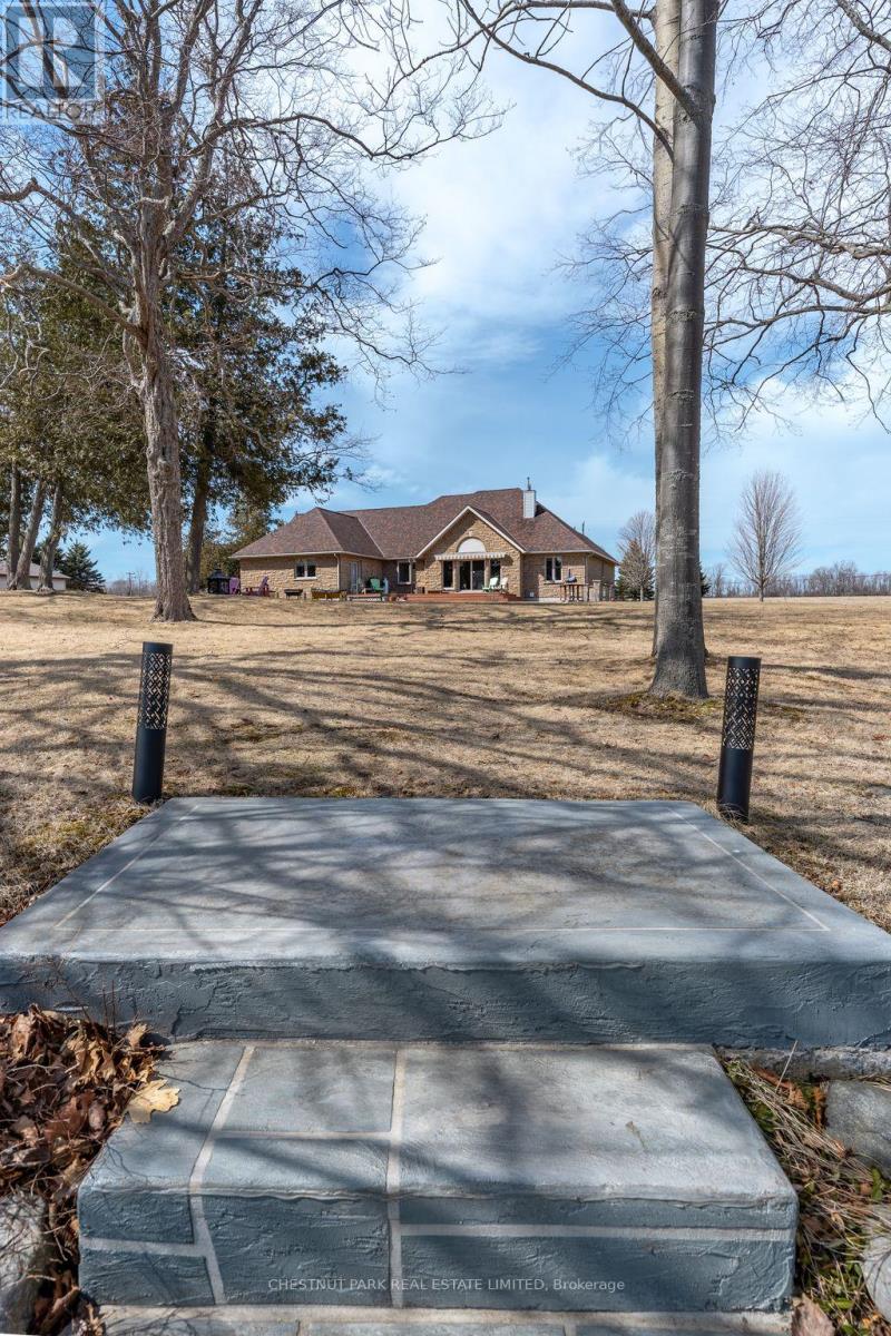 17129 Loyalist Parkway, Prince Edward County, Ontario  K0K 3L0 - Photo 9 - X11998061