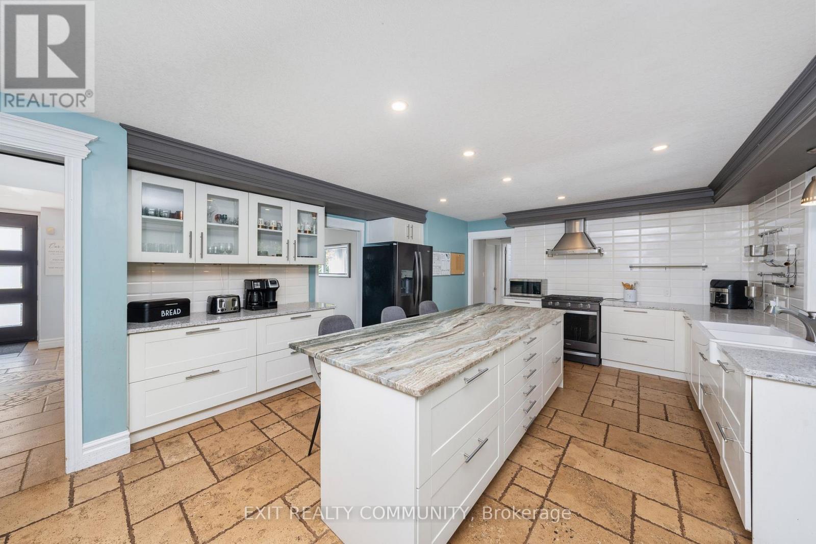 1961 Huron Avenue, Sarnia, Ontario  N7T 7H4 - Photo 42 - X12003154