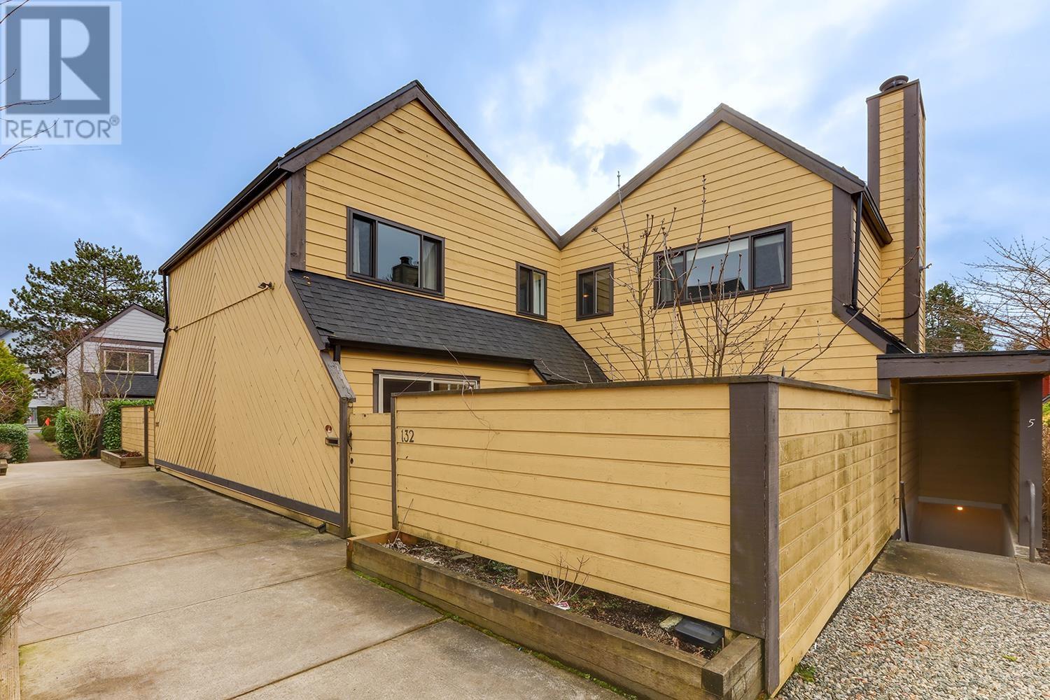 Property at 132 5421 10 AVENUE image 1