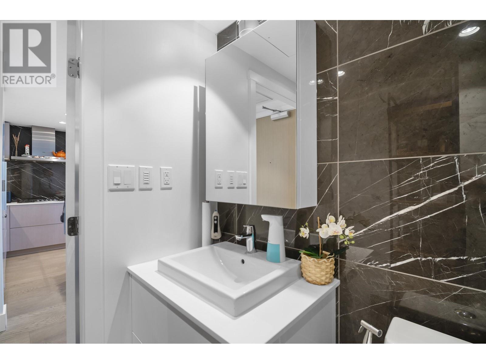 2102 1632 Lions Gate Lane, North Vancouver, British Columbia  V7P 0E2 - Photo 23 - R2974190
