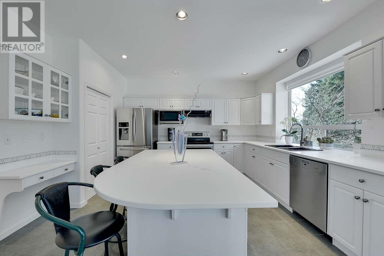62 Linden Court, Port Moody, British Columbia  V3H 5C1 - Photo 11 - R2974181