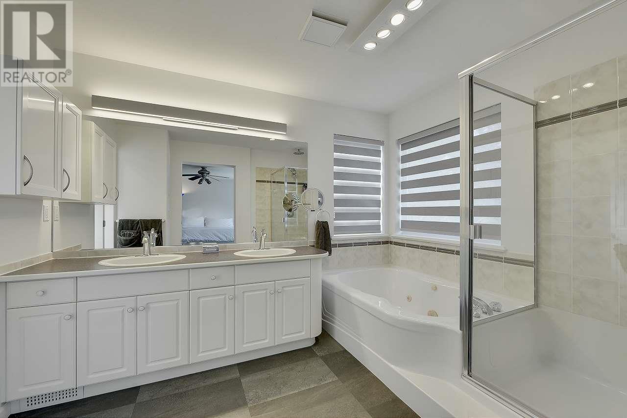 62 Linden Court, Port Moody, British Columbia  V3H 5C1 - Photo 35 - R2974181