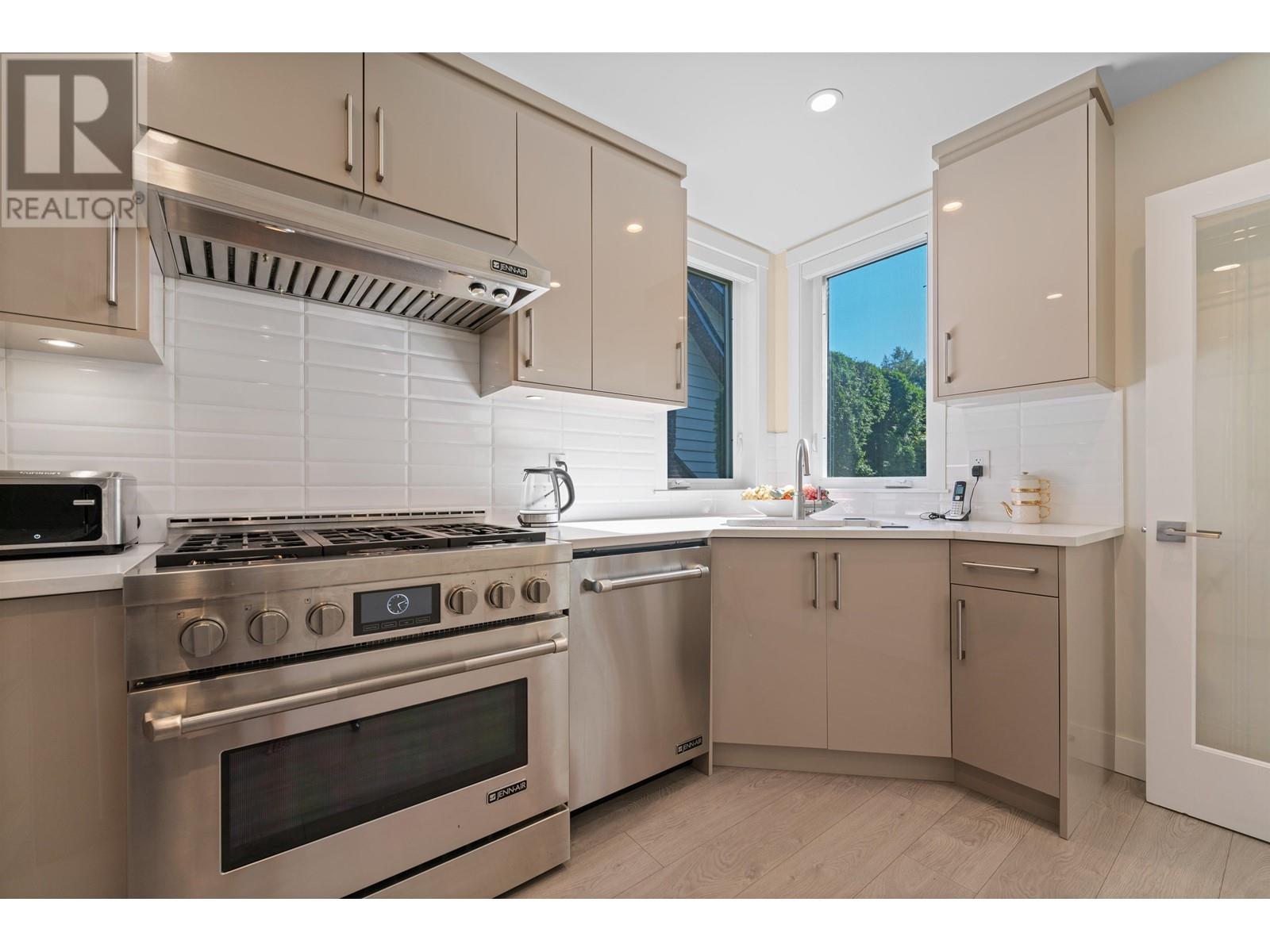 5199 Cliffridge Avenue, North Vancouver, British Columbia  V7R 3V2 - Photo 22 - R2974206