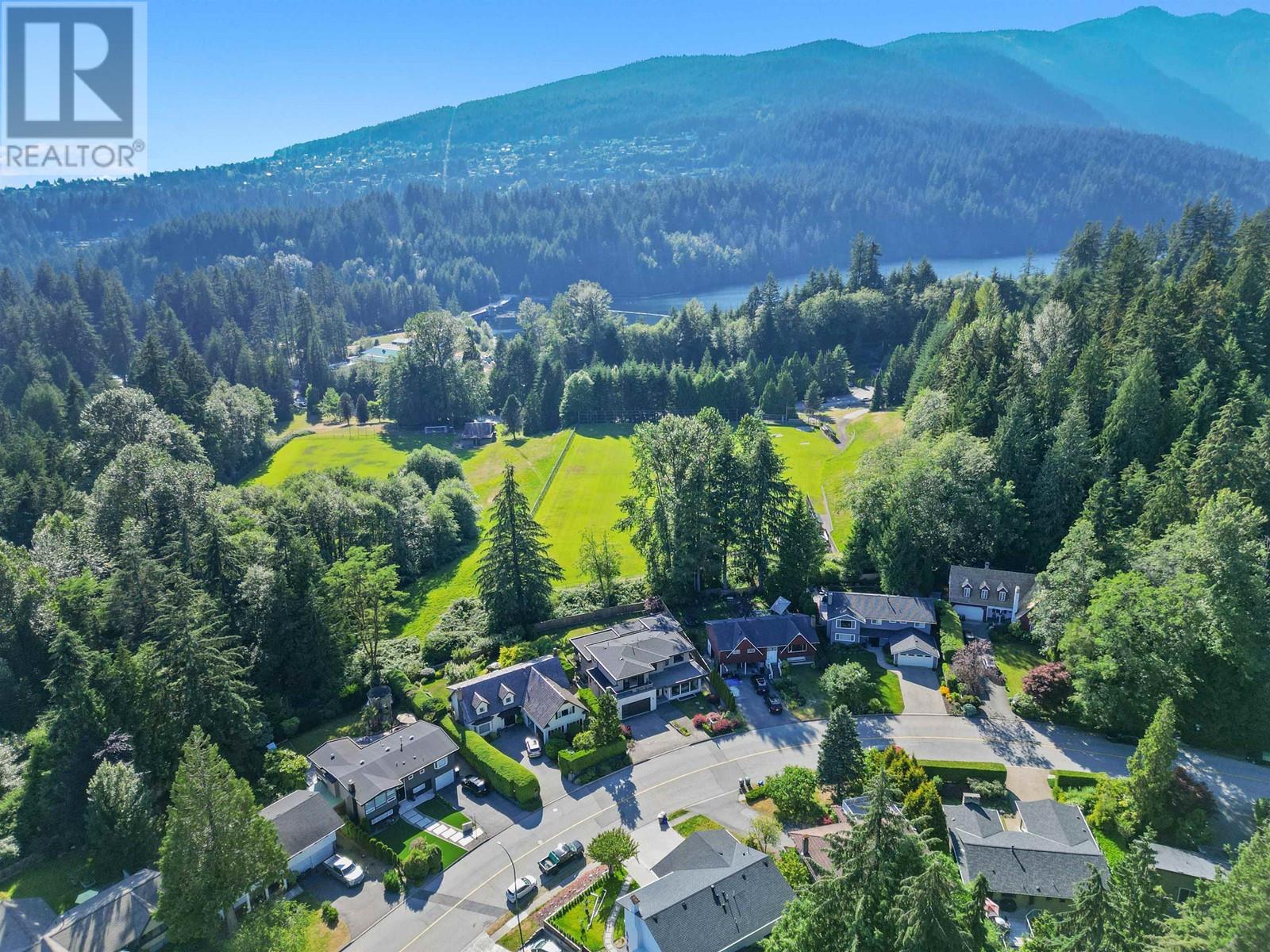 5199 Cliffridge Avenue, North Vancouver, British Columbia  V7R 3V2 - Photo 6 - R2974206