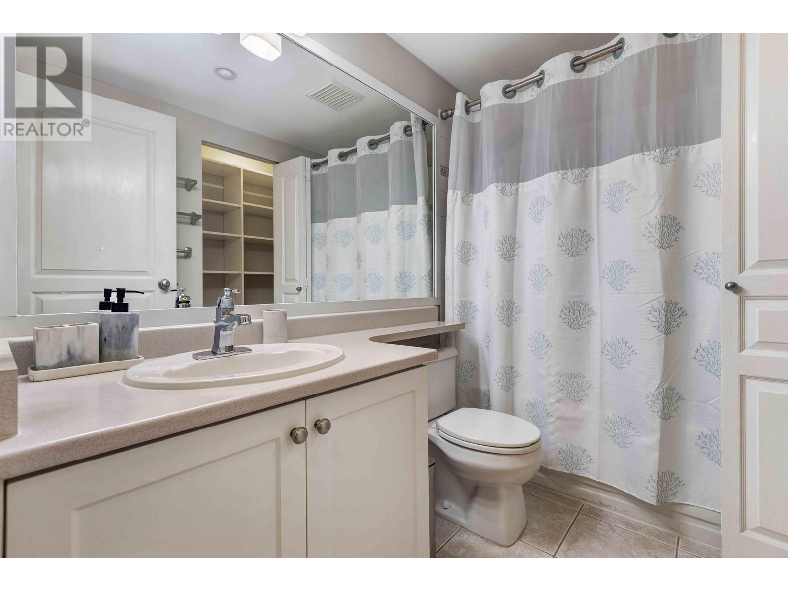 Listing Picture 16 of 30 : 308 12633 NO. 2 ROAD, Richmond / 烈治文 - 魯藝地產 Yvonne Lu Group - MLS Medallion Club Member