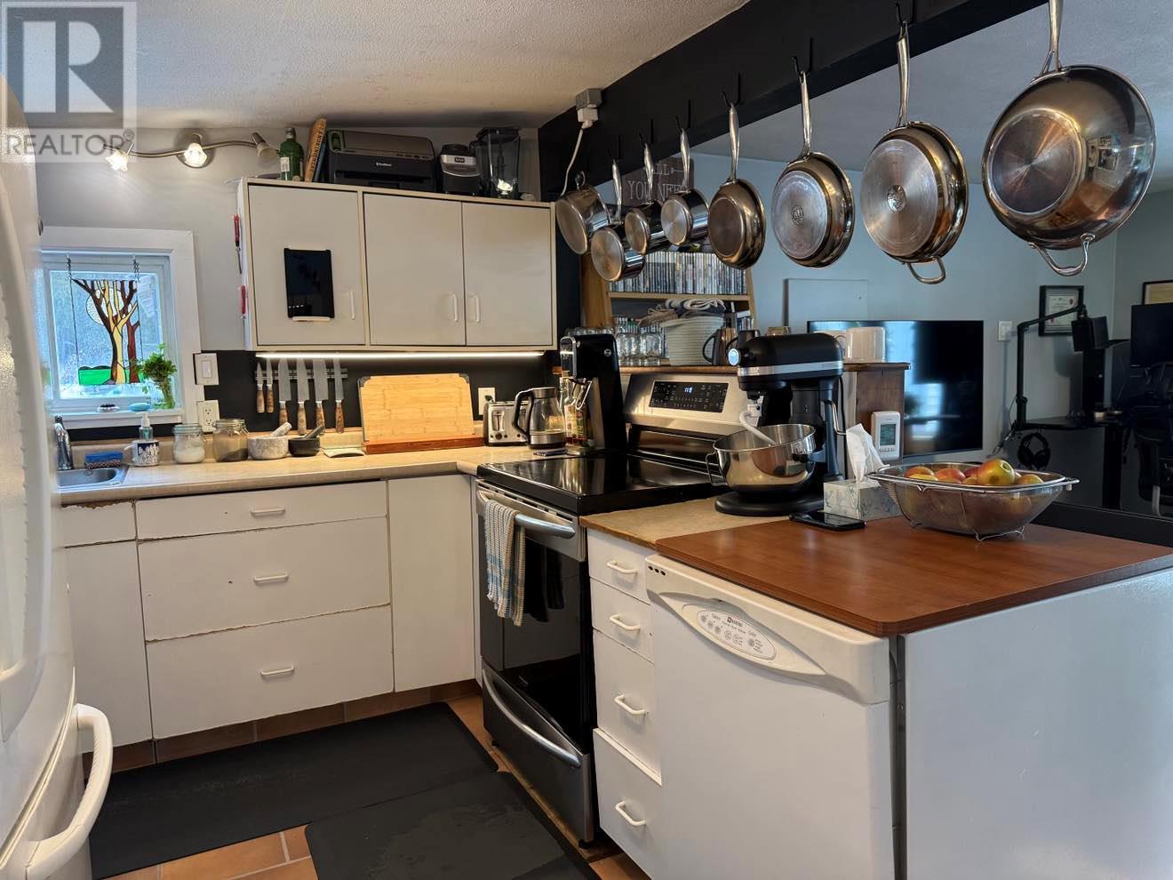 1114 Columbia Heights, Robson, British Columbia  V0G 1X0 - Photo 4 - 10334464
