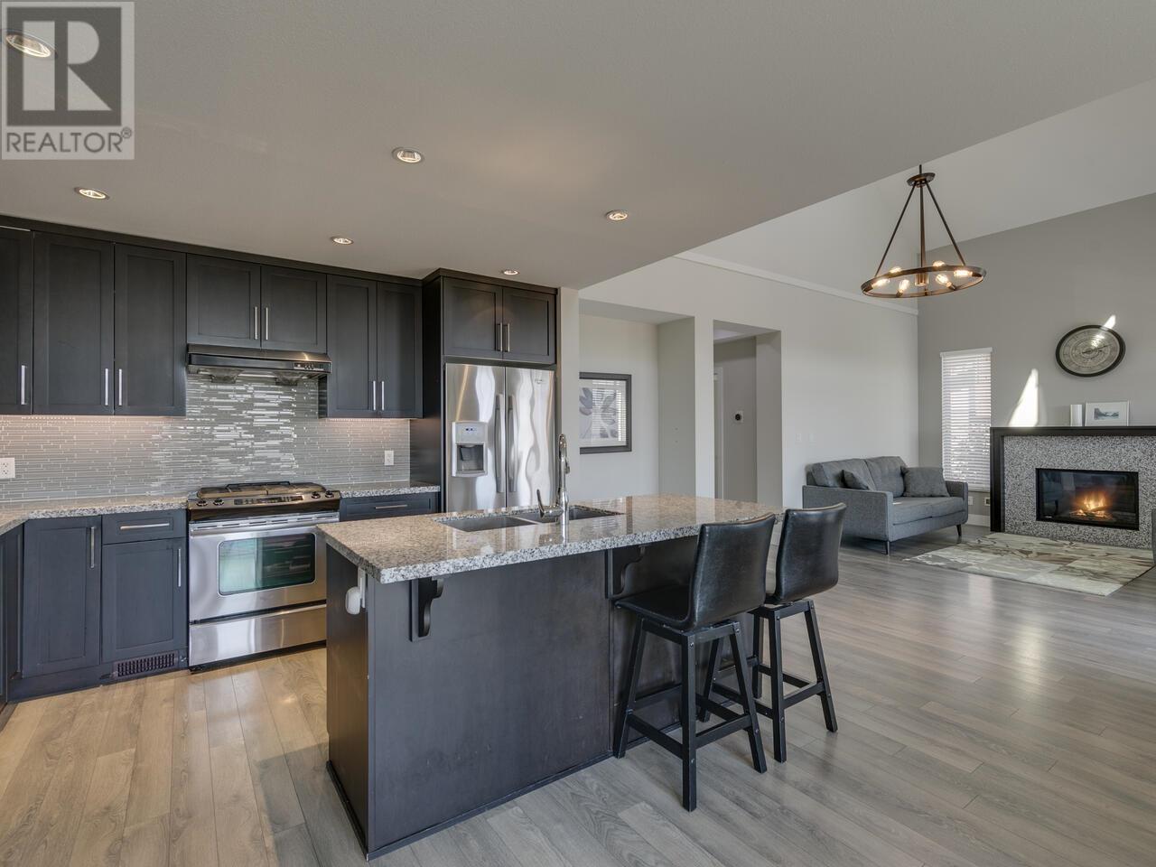 Property at 102 3458 BURKE VILLAGE PROMENADE image 3