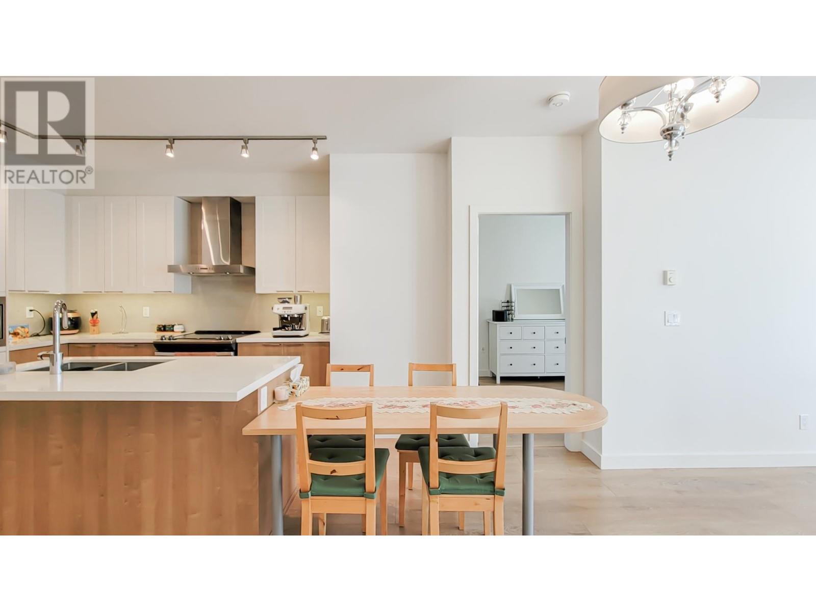 307 611 Regan Avenue, Coquitlam, British Columbia  V3J 0E5 - Photo 9 - R2974108