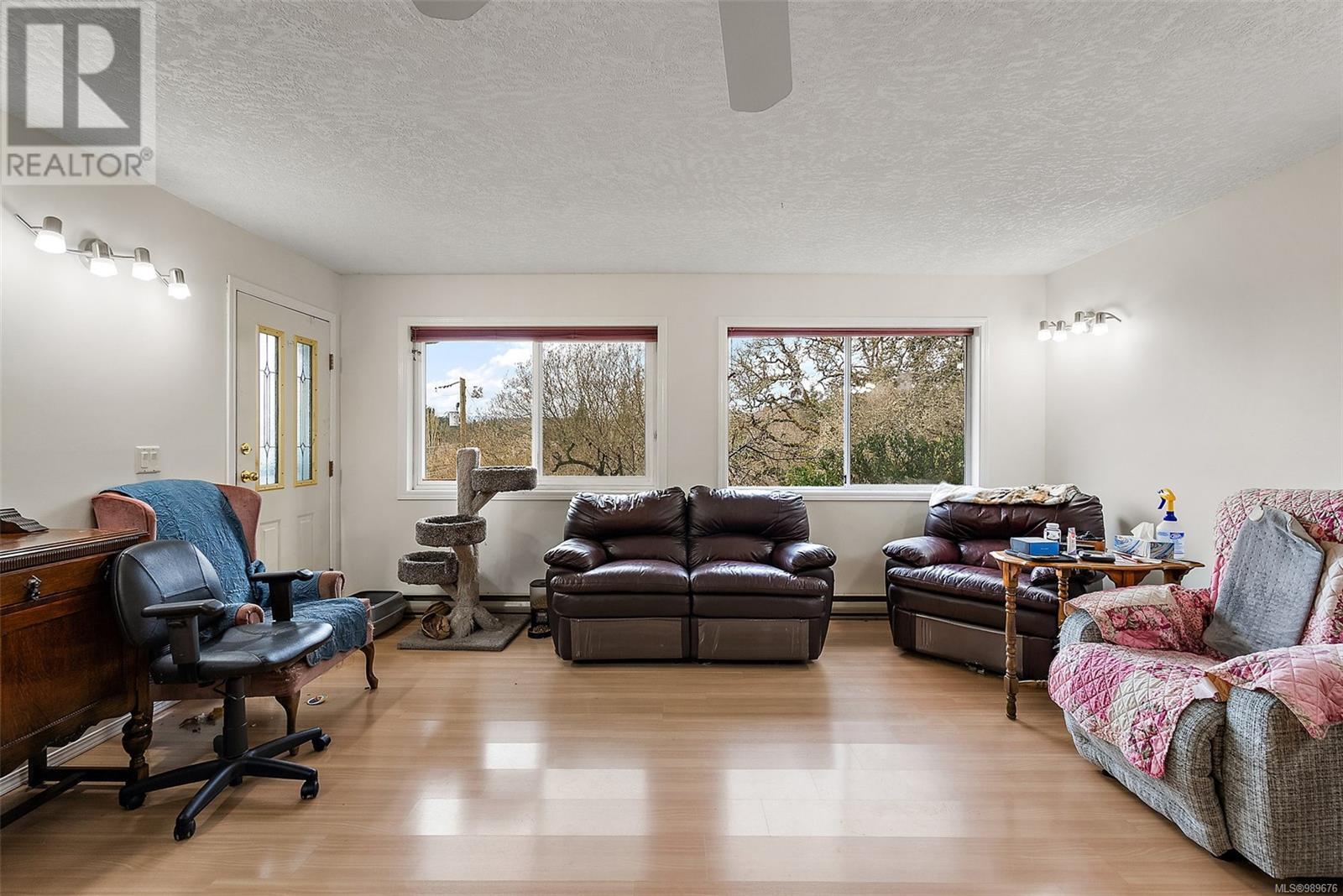 Property at 4607 West Saanich Rd image 3