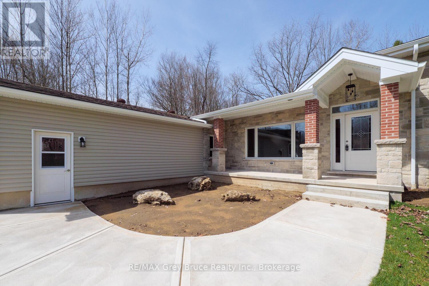 1996 6th Avenue W, Owen Sound, Ontario  N4K 5J1 - Photo 3 - X12003208