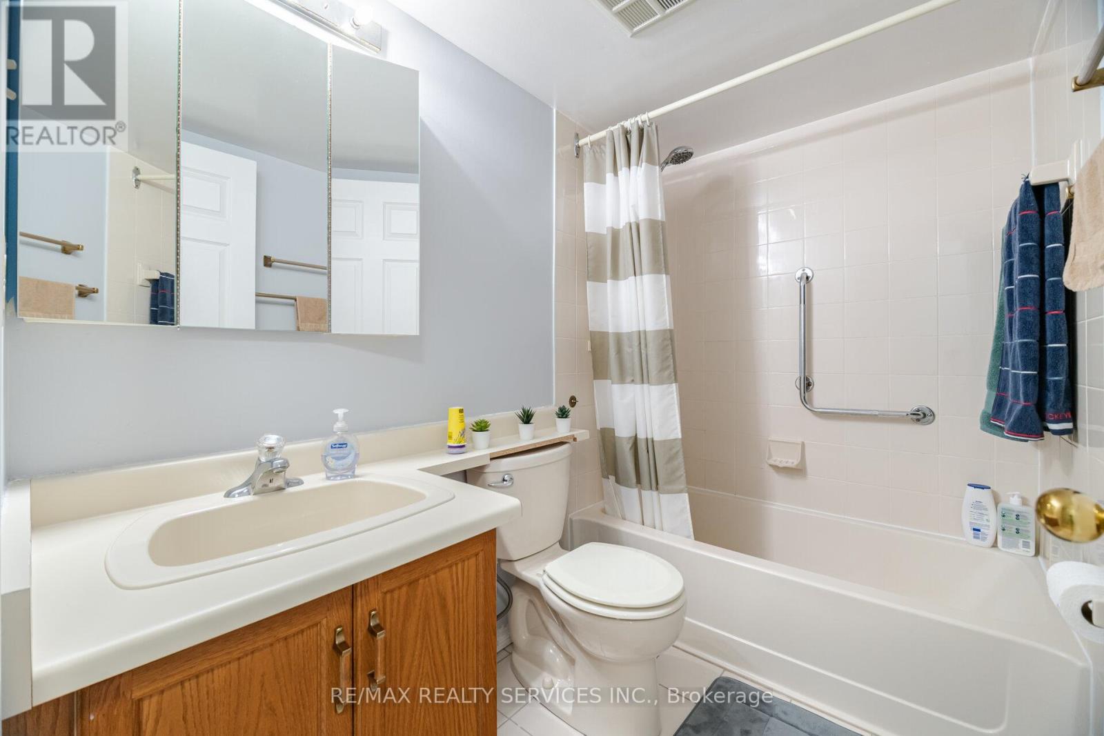 402 - 330 Mill Street S, Brampton, Ontario  L6Y 3V3 - Photo 24 - W12003162