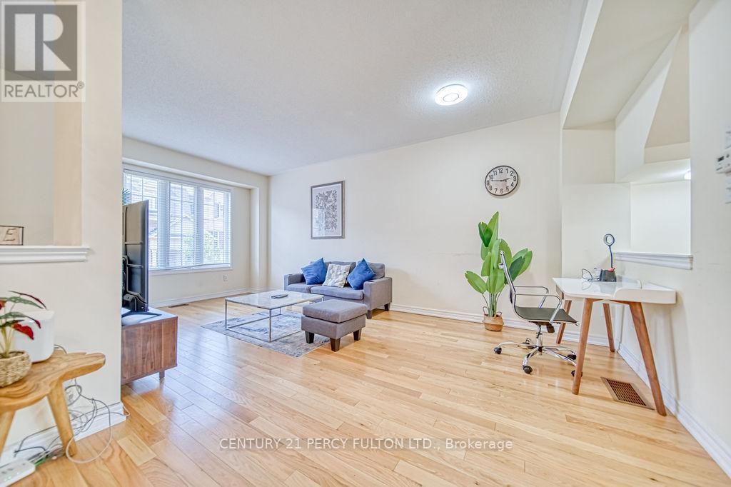 Property at 142 SEA DRIFTER CRESCENT image 5