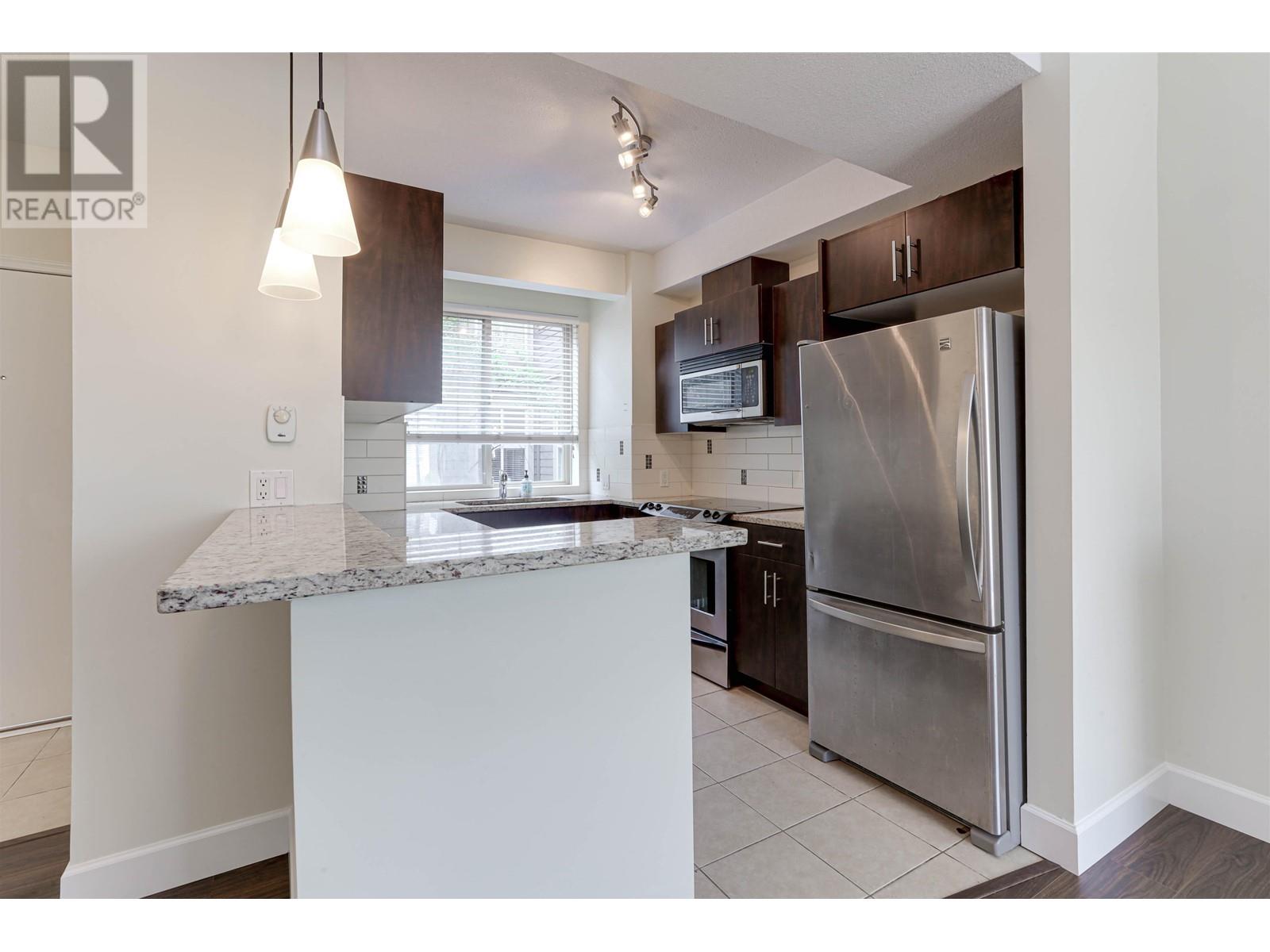 235 2108 Rowland Street, Port Coquitlam, British Columbia  V3C 0C1 - Photo 4 - R2974271