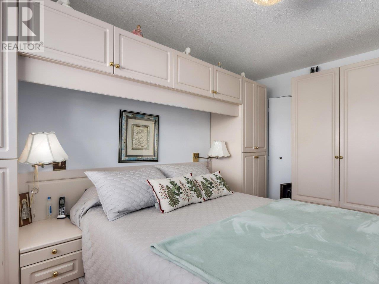 Listing Picture 13 of 36 : 2542 E 3RD AVENUE, Vancouver / 溫哥華 - 魯藝地產 Yvonne Lu Group - MLS Medallion Club Member