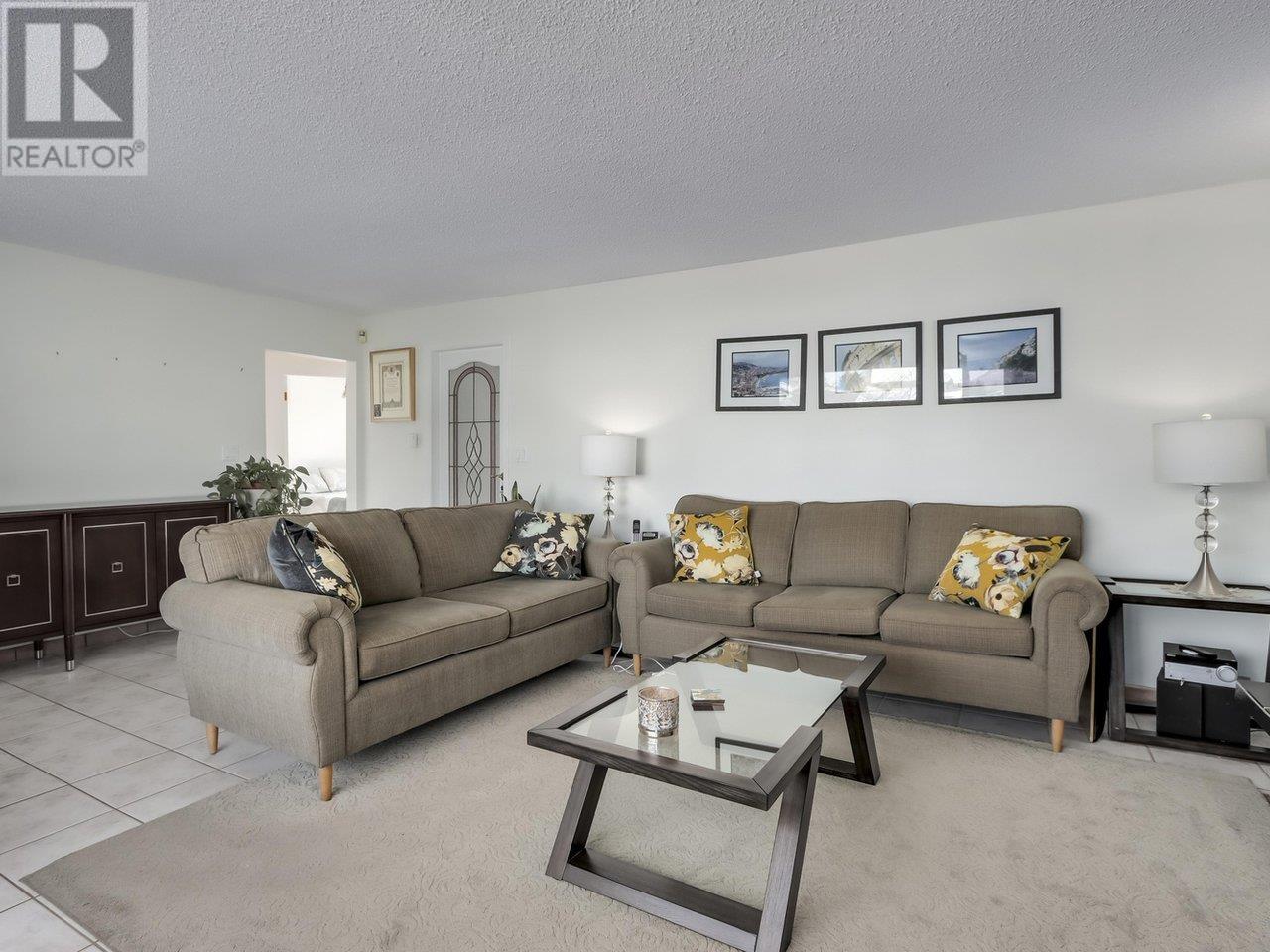 Listing Picture 6 of 36 : 2542 E 3RD AVENUE, Vancouver / 溫哥華 - 魯藝地產 Yvonne Lu Group - MLS Medallion Club Member