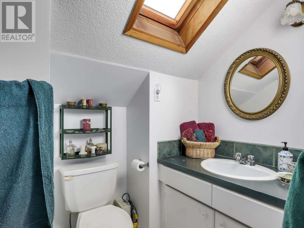 Listing Picture 17 of 36 : 2542 E 3RD AVENUE, Vancouver / 溫哥華 - 魯藝地產 Yvonne Lu Group - MLS Medallion Club Member