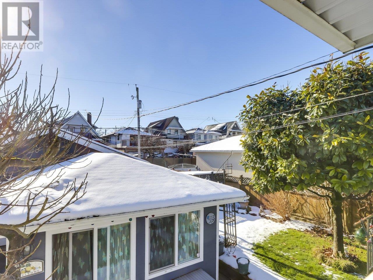 Listing Picture 34 of 36 : 2542 E 3RD AVENUE, Vancouver / 溫哥華 - 魯藝地產 Yvonne Lu Group - MLS Medallion Club Member