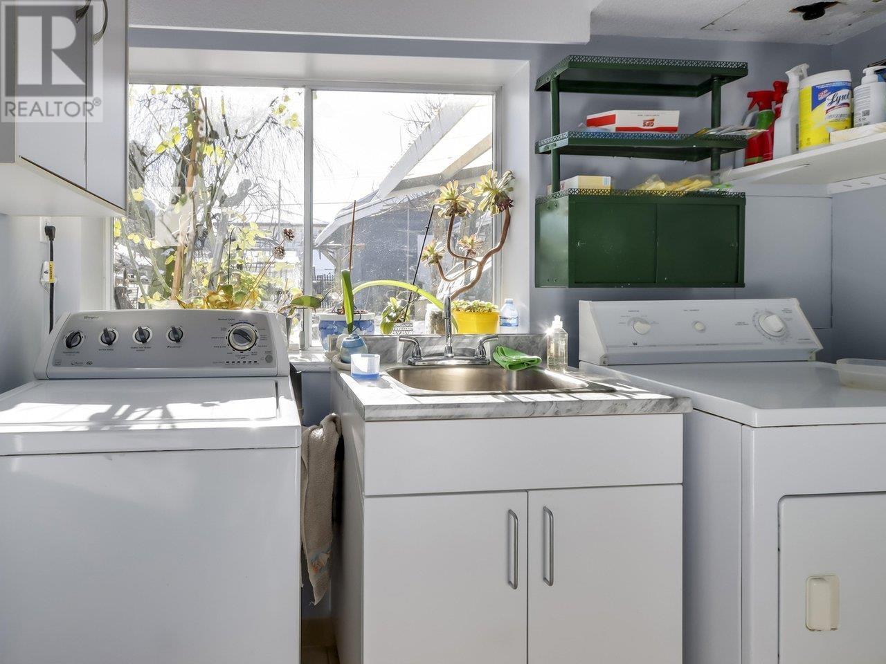 Listing Picture 23 of 36 : 2542 E 3RD AVENUE, Vancouver / 溫哥華 - 魯藝地產 Yvonne Lu Group - MLS Medallion Club Member