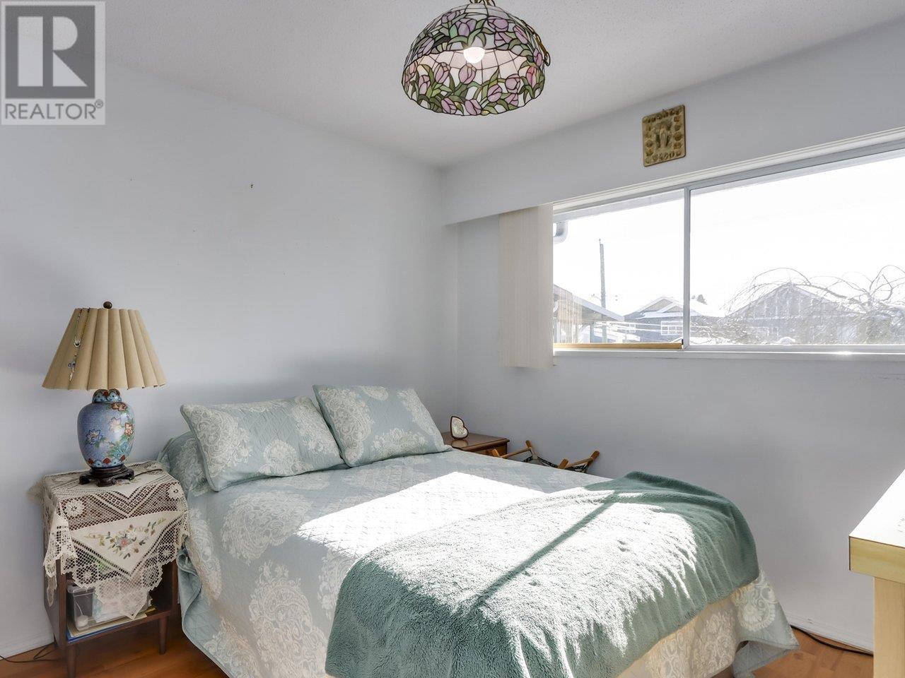 Listing Picture 14 of 36 : 2542 E 3RD AVENUE, Vancouver / 溫哥華 - 魯藝地產 Yvonne Lu Group - MLS Medallion Club Member