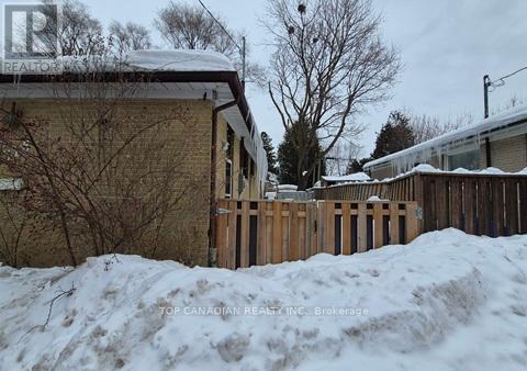 315 Bluegrass Boulevard, Richmond Hill, Ontario  L4C 3H3 - Photo 3 - N12003220